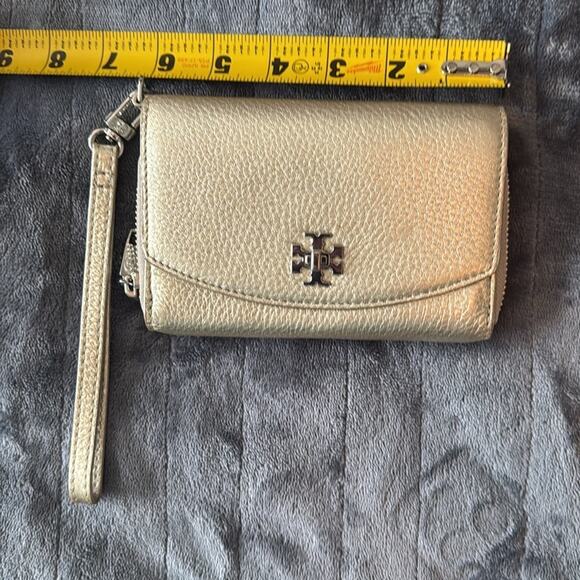 Tory Burch Wristlet in Gold - Picture 5 of 11